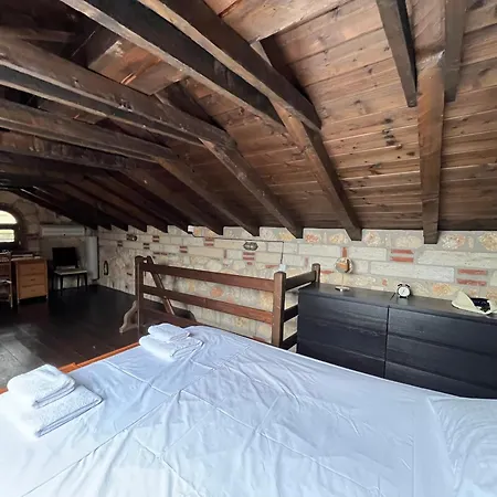 Orpheus House Apartment