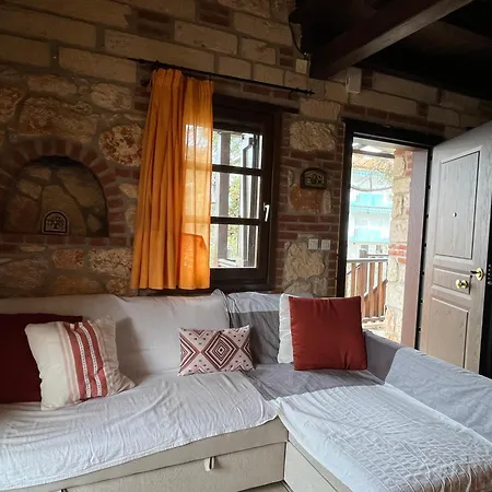 Orpheus House * Psakoudia